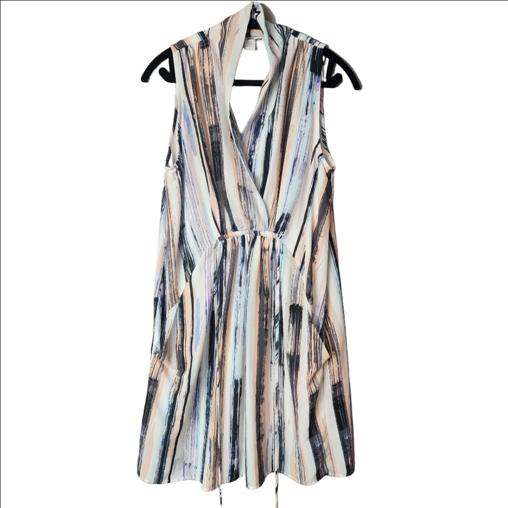Bar III midi length dress size Large sleeveless with pockets v neck tie detail